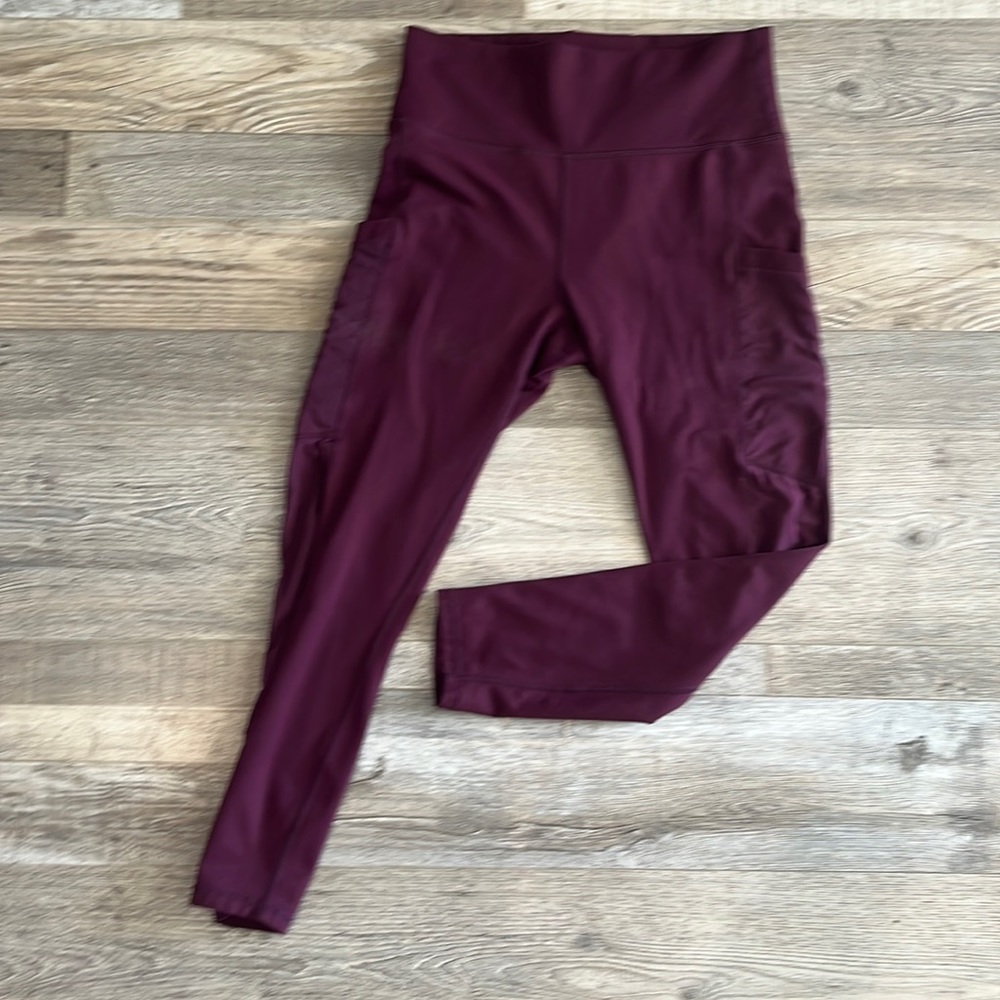 Fabletics Maroon Mesh Panel 7/8 Leggings